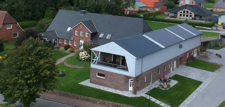 Bauernhaus mit Stall - nachher mit Loggia